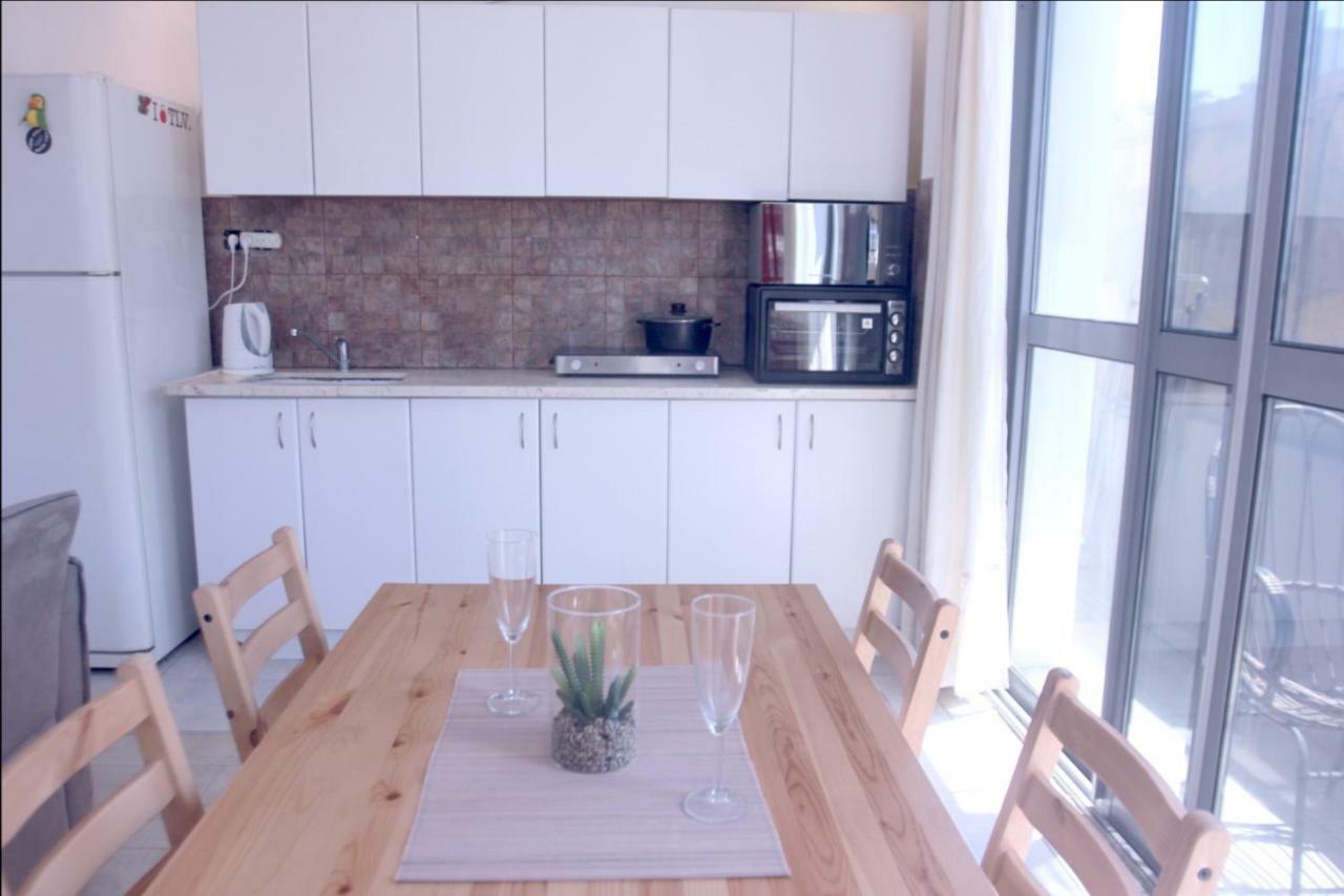 Central Apartment With Shelter Room -1 Bedroom & Living Room And Balcony Tel Aviv-Jaffa Exterior foto